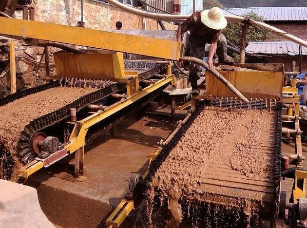 (圖:盾構(gòu)機(jī)消泡劑使用場景)