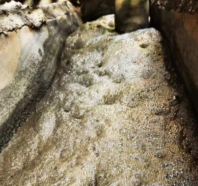 (圖:脫硫塔起泡現(xiàn)場(chǎng))