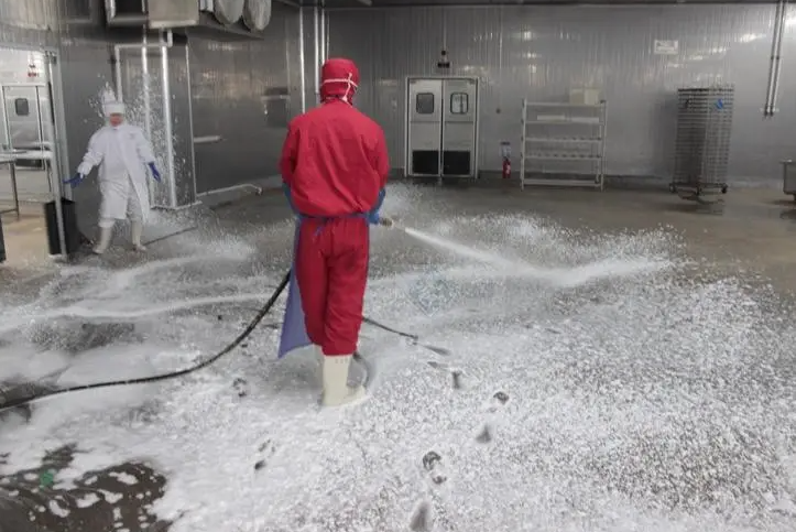 (圖:清洗泡沫現(xiàn)場)