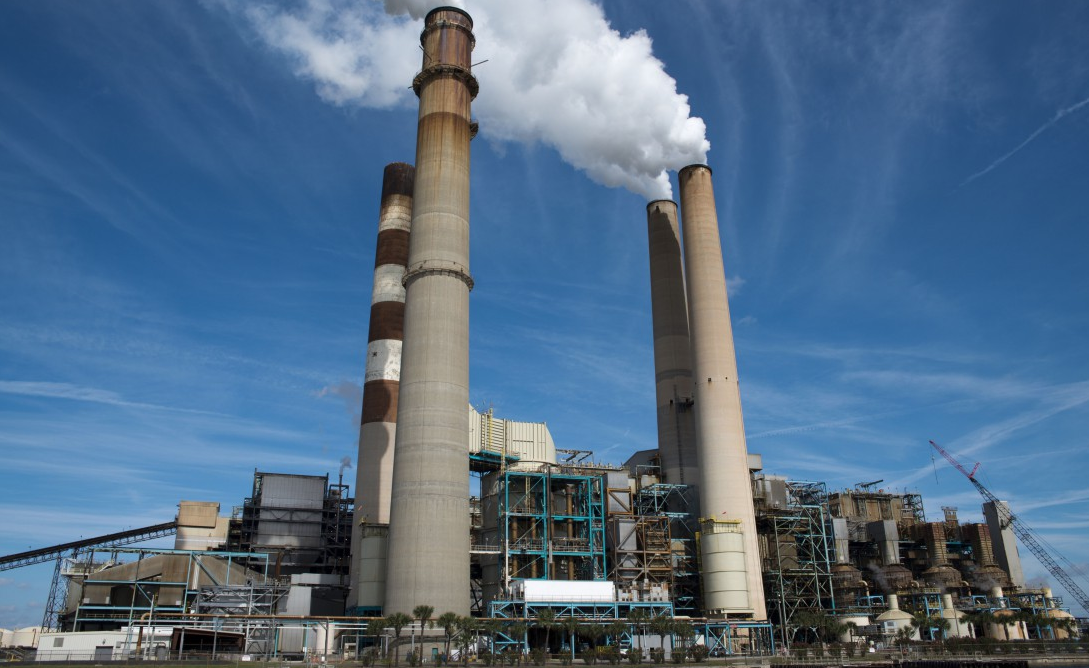 (圖:電廠脫硫塔)